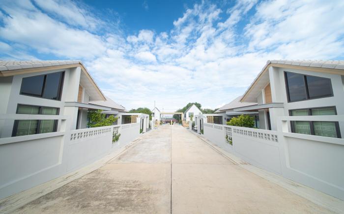 Pool Villa Nikom Pattana