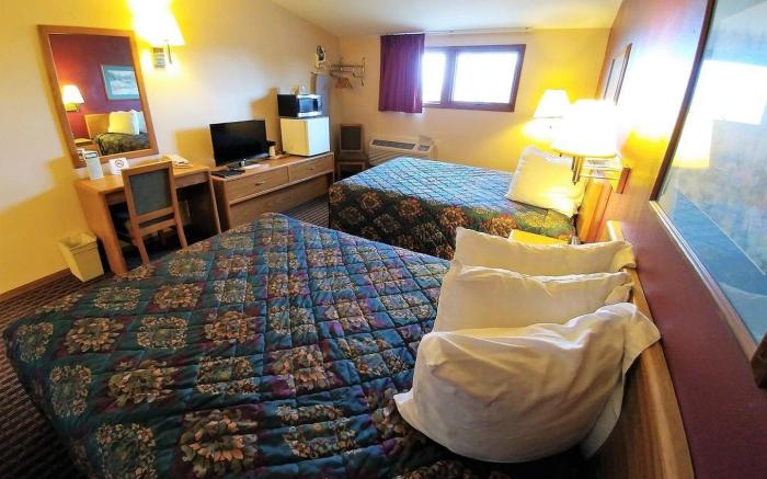 Red Carpet Inn - Windom