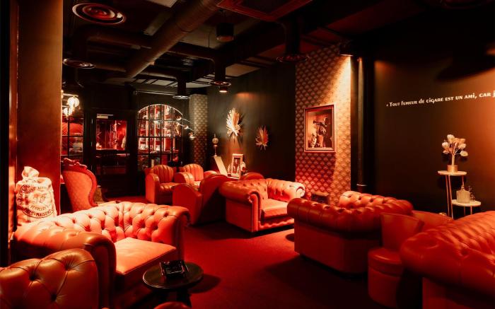 Hotel Dali Val d'Europe Tapestry Collection by Hilton