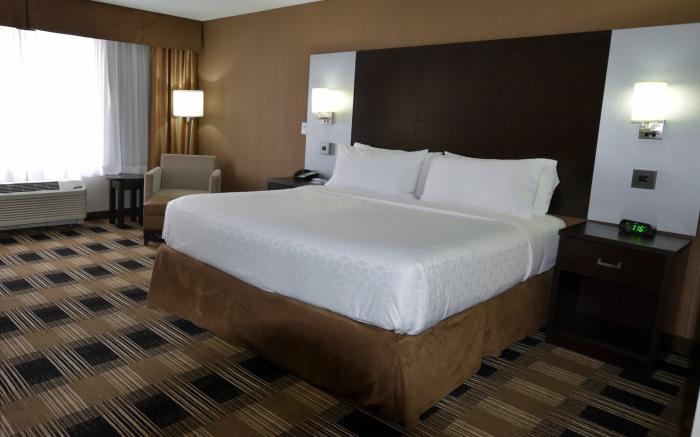 Holiday Inn Express & Suites Ottawa East-Orleans By IHG