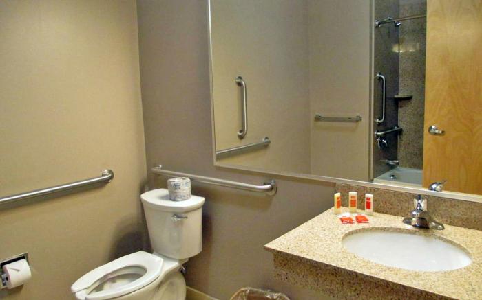 Red Carpet Inn and Suites Monmouth JCT