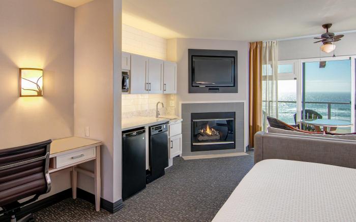 Hallmark Resort - Newport