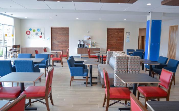 Holiday Inn Express & Suites Raleigh Airport - Brier Creek By IHG