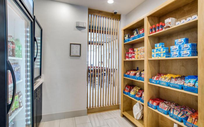 Holiday Inn Express And Suites Denton South By IHG