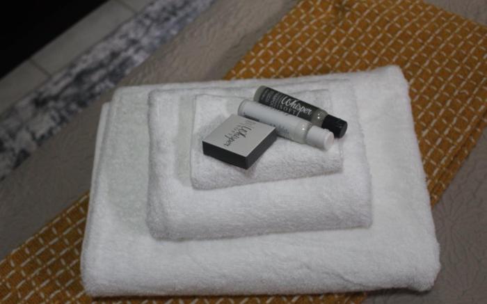 Veelux Self Catering Apartment-WIFI- Netflix