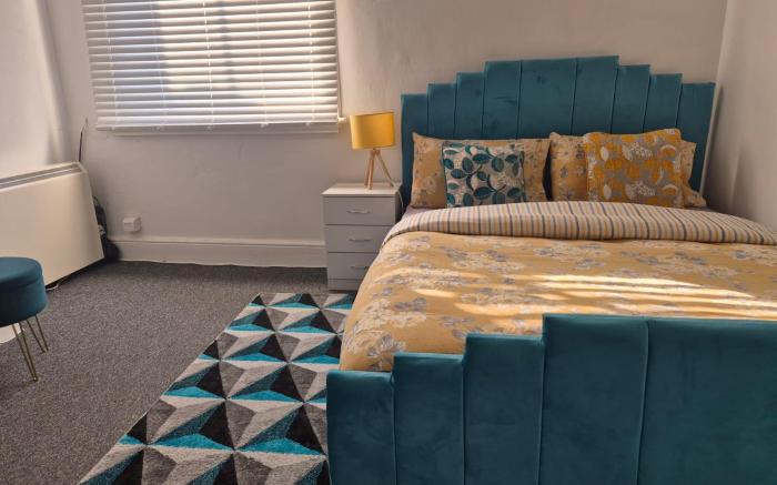 Glams one bed luxury apartment 