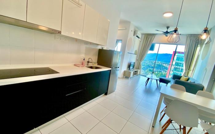 Stylish 3BR Condo | The Zizz