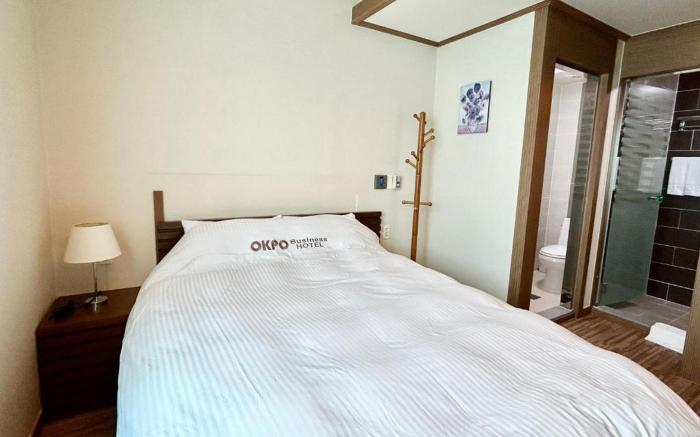 Okpo business hotel