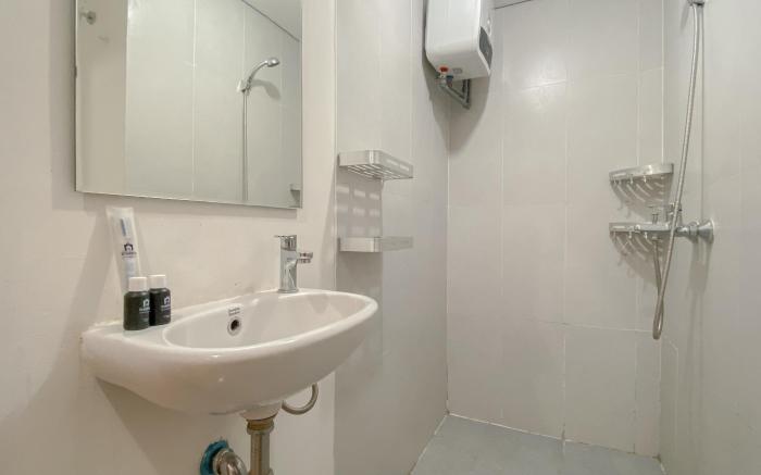 Comfy Studio at Royal Sentul Park Apt By Travelio