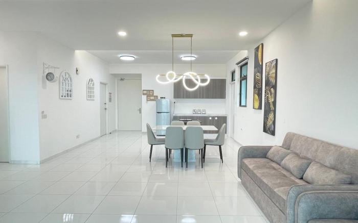 Skyloft 1Min To BukitIndah Aeon 1600sqft 4-16pax