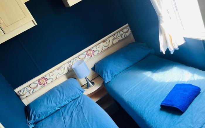 4-Bed Seaside Caravan Free Wifi Pet Friendly Skegness