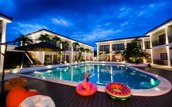 Holabay Resort