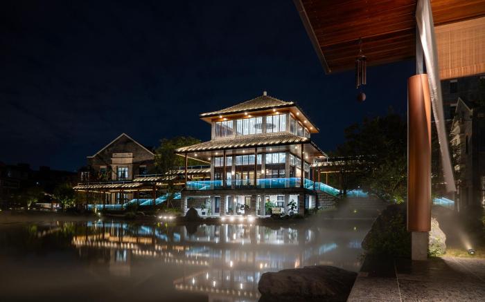 MOONRISE HOTELS & RESORTS