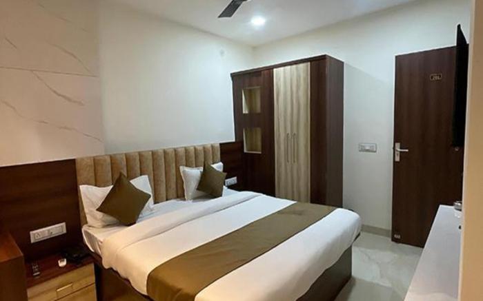 FabHotel SS Inn