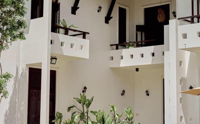 Lumina Retreat 5 BR Villa with Pool & Yoga Shala 