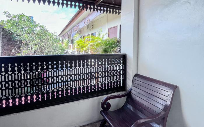 RedDoorz Syariah near Suncity Waterpark Sidoarjo