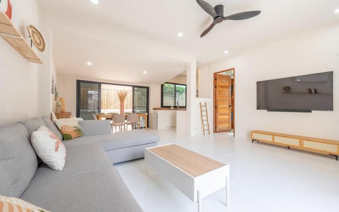 *Rooftop Sea View Modern Pool Villa, Rawai V211