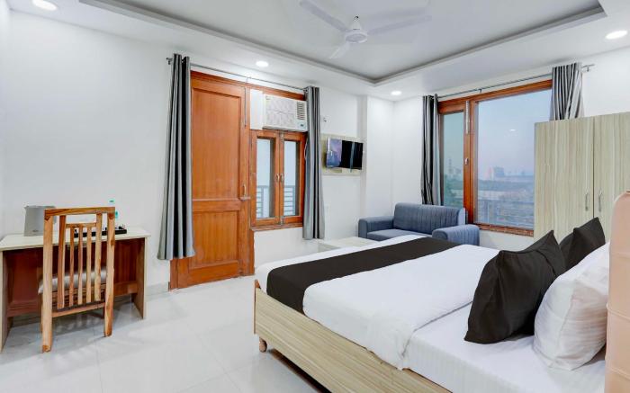 Collection O Sector 135 Noida