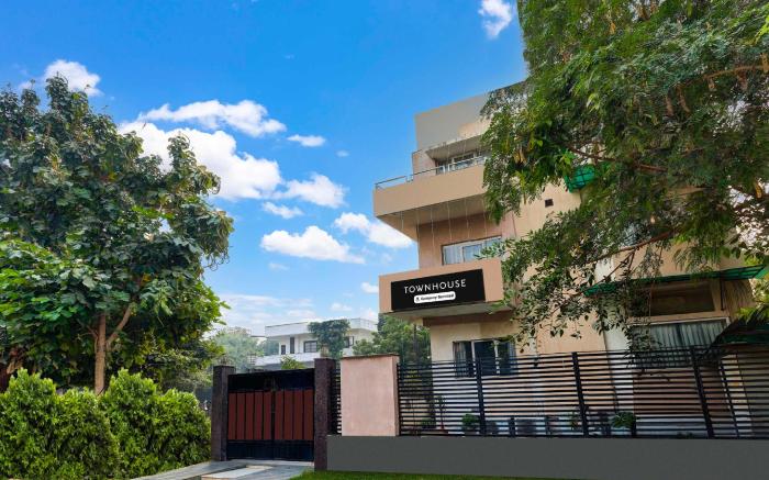 Townhouse DLF Phase 2 Gurgaon