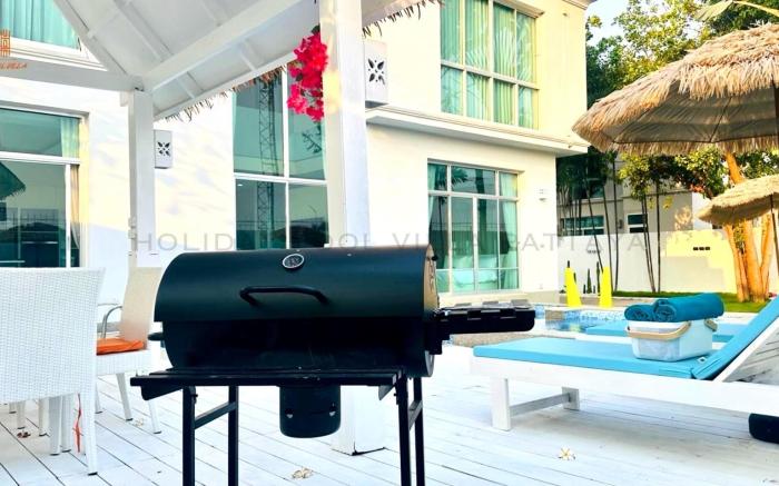 HOLIDAY POOL VILLA PATTAYA