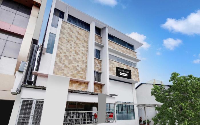 Townhouse Oak City Center Mysore Palace