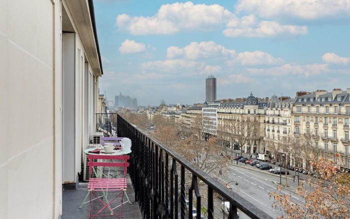 Elegant Apartment Near the Arc de Triomphe