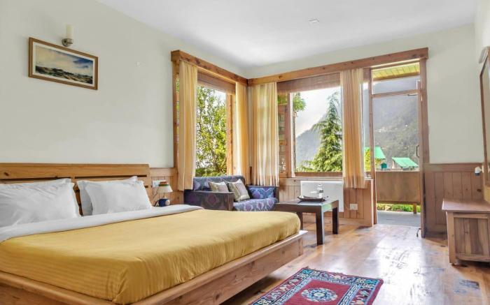 THE GREEN MOUNTAIN,MANALI