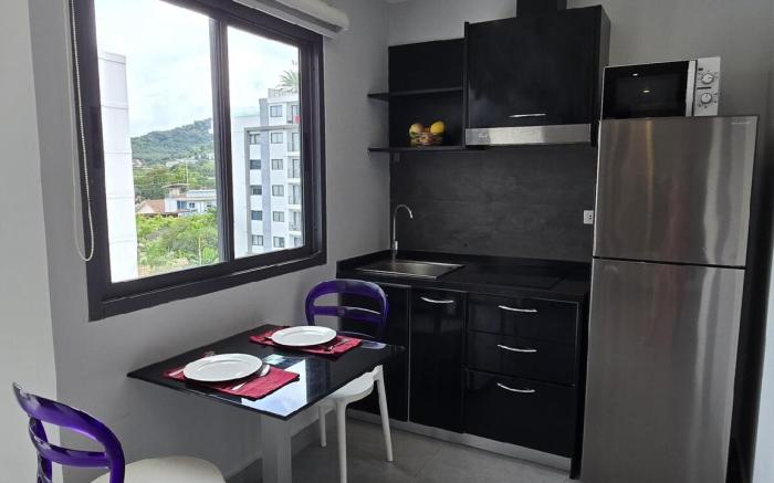 Sleek Corner 1 Bed Apt (T1-607)