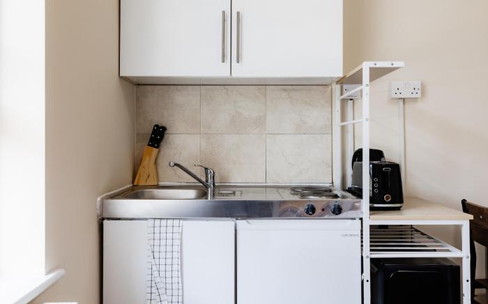 Warm Apartments in Queensway