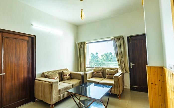 Loft Hills 4BHK Apartment by Homeyhuts|Kasauli-FF