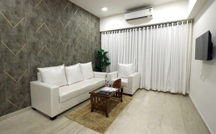 Plush 3 bedroom near Hiranandani Hospital Powai