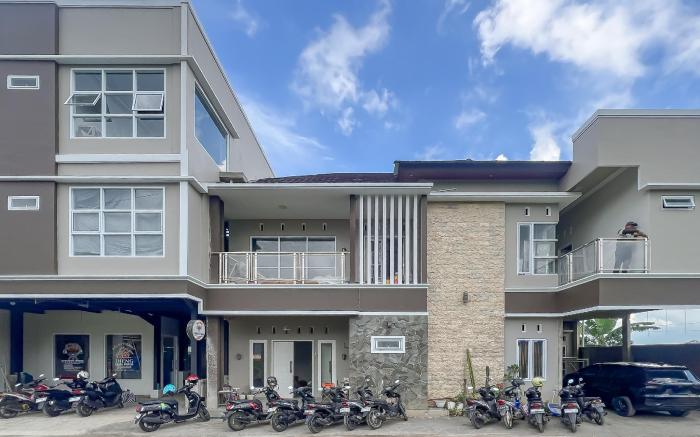 Urbanview Hotel Dieng Chill House Syariah
