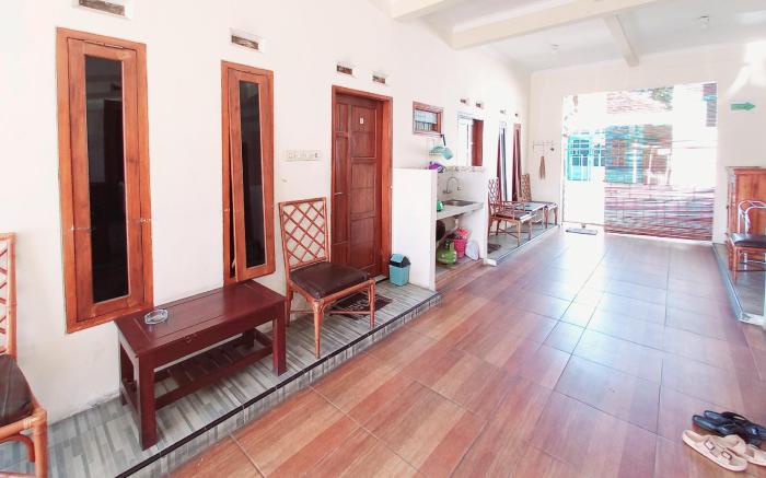 RedDoorz near BNS 3 Kota Wisata Batu