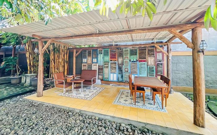 Urbanview Tees Homestay Pangandaran