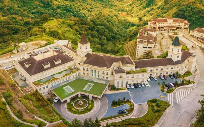 Scenic Tagaytay Getaway with Taal Views