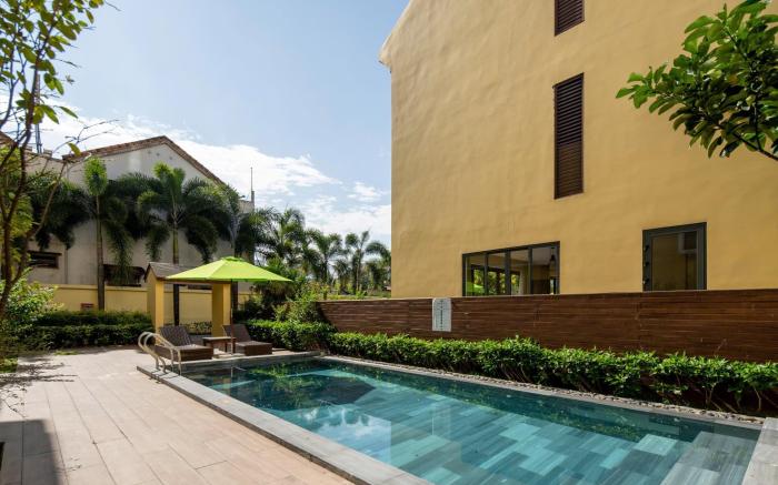 4BR Villa with Pool & Kitchen Near Coconut Forest