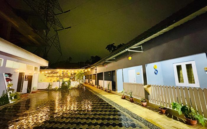 The Gulmohar Inn