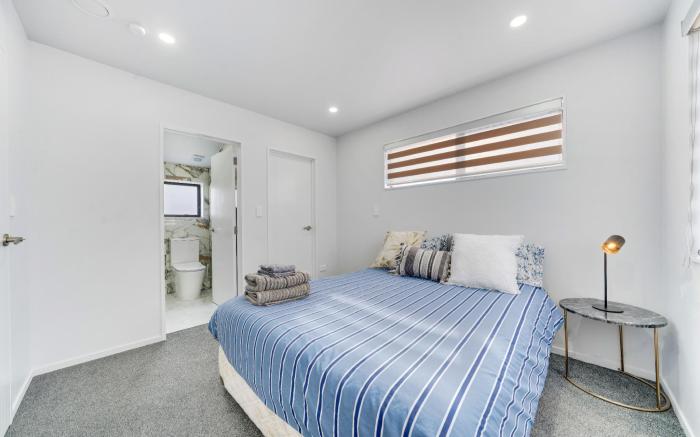 Modern 3 BDRM Home Near Airport