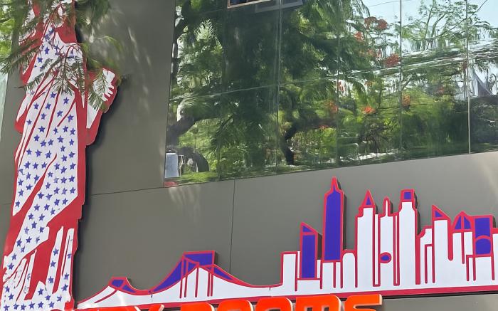 Hotel Newyork by Stayzy Rooms