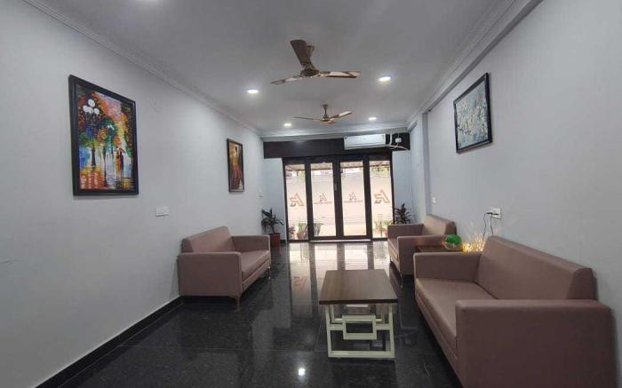 Townhouse JNTU College Metro Station Formerly Spice Table