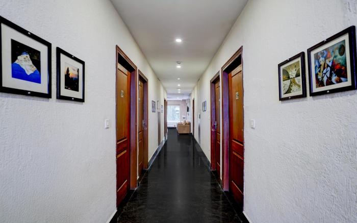 Super Townhouse Oak ONGC Crossway Formerly Hotel Gold Stone Comfort