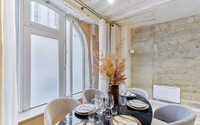 Amazing apartment in the Center of Paris ( Marais)