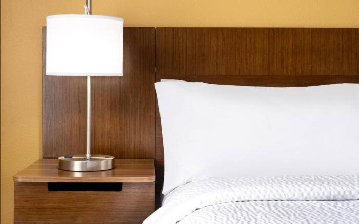 Holiday Inn Express & Suites Huntsville Northeast