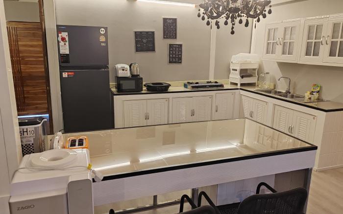 The beach หาดเสาเอียง