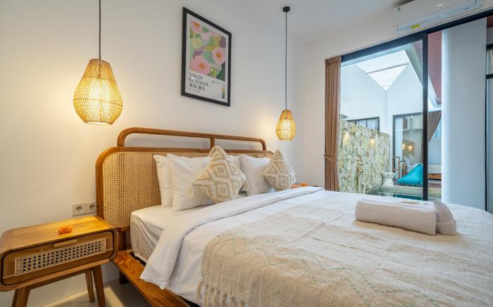 MoonlightB21-Pool. Location. Style. All Yours.