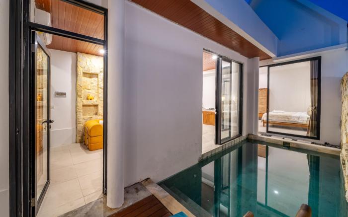 MoonlightB21-Pool. Location. Style. All Yours.
