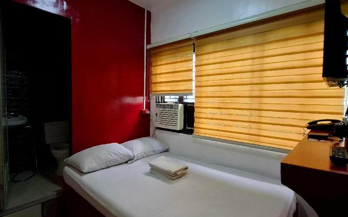 EL-GRANDE INN PIY MARGAL SAMPALOC MANILA