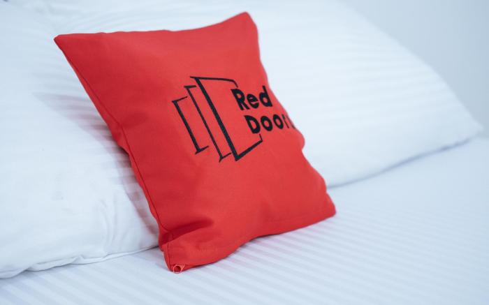 RedDoorz @ Yssa Ademar near Robinsons Jaro