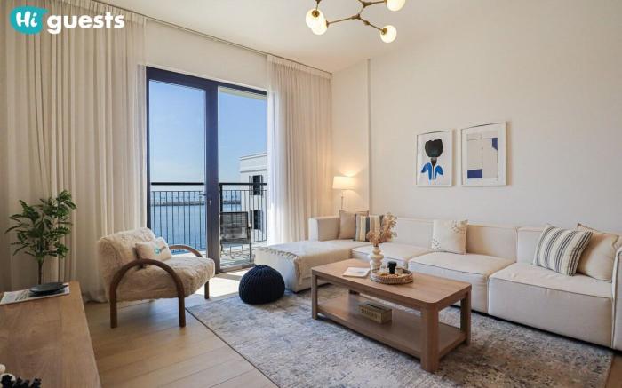 Elegant 1BR Retreat with Sea View in La Rive
