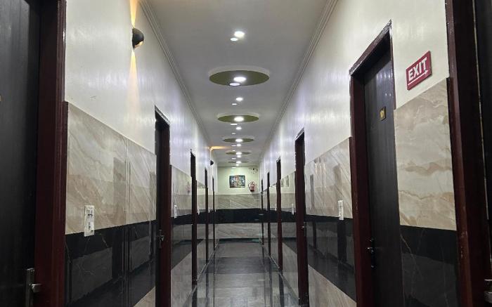 Hotel Nidhivan Dham 